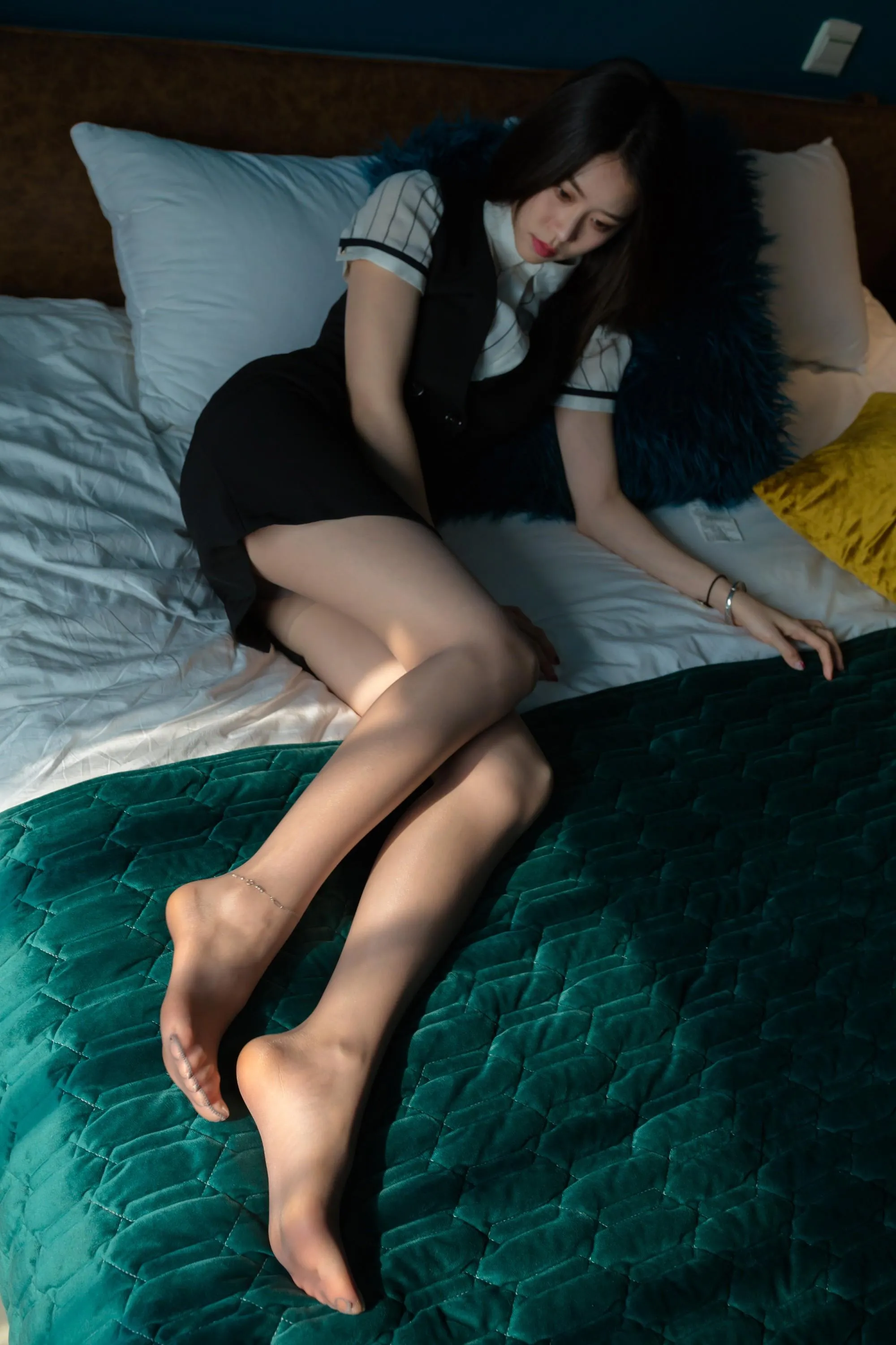 Sia不吃鱼 – NO.002 OL丝袜情 [146P]插图1